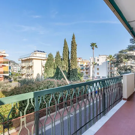 Appartamento - 5 Minuti A Piedi Dalle Spiagge E Parcheggio Privato Pietra Ligure