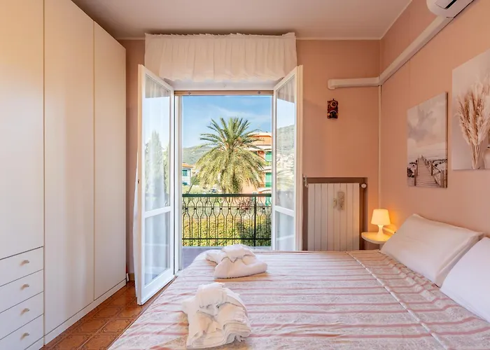 - 5 Minuti A Piedi Dalle Spiagge E Parcheggio Privato *